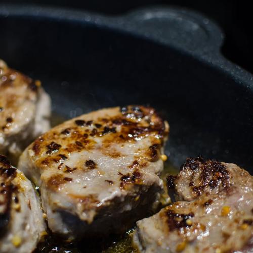 Самая вкусная свинина в кастрюле AMT Gastroguss